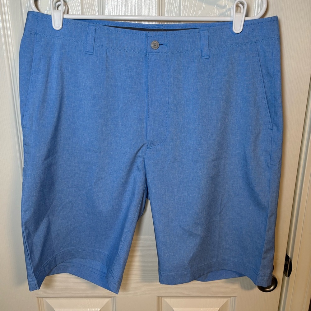 Light blue PGA Tour men’s golf shorts Size 36